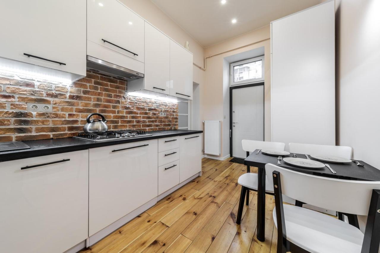 Inshiapartments On Teodora Square リヴィウ エクステリア 写真