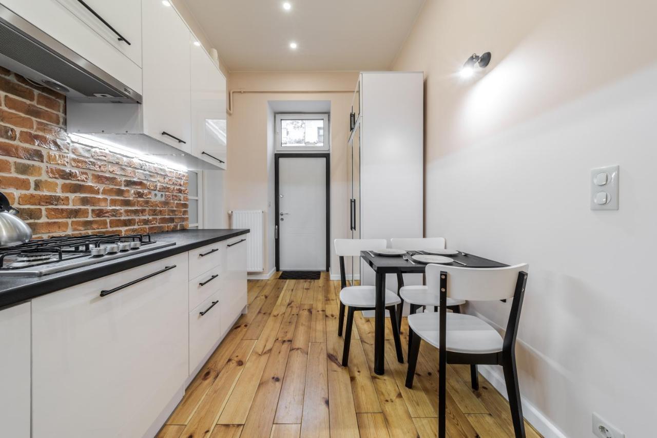 Inshiapartments On Teodora Square リヴィウ エクステリア 写真